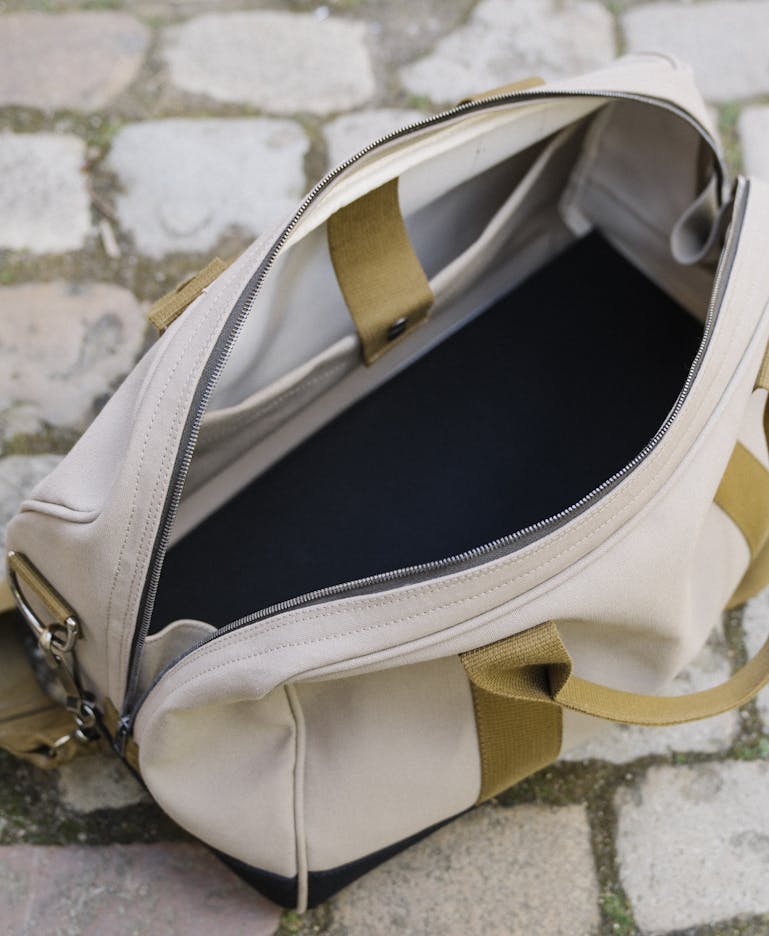 Asphalte le Sac 48h -zip et ouverture